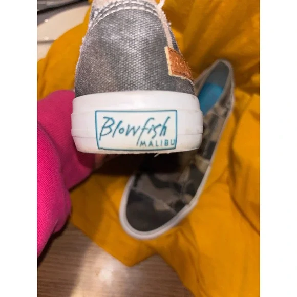 Blowfish Malibu Slip On Sneakers Camouflage Distressed Canvas Women's Size 10 - Picture 5 of 7
